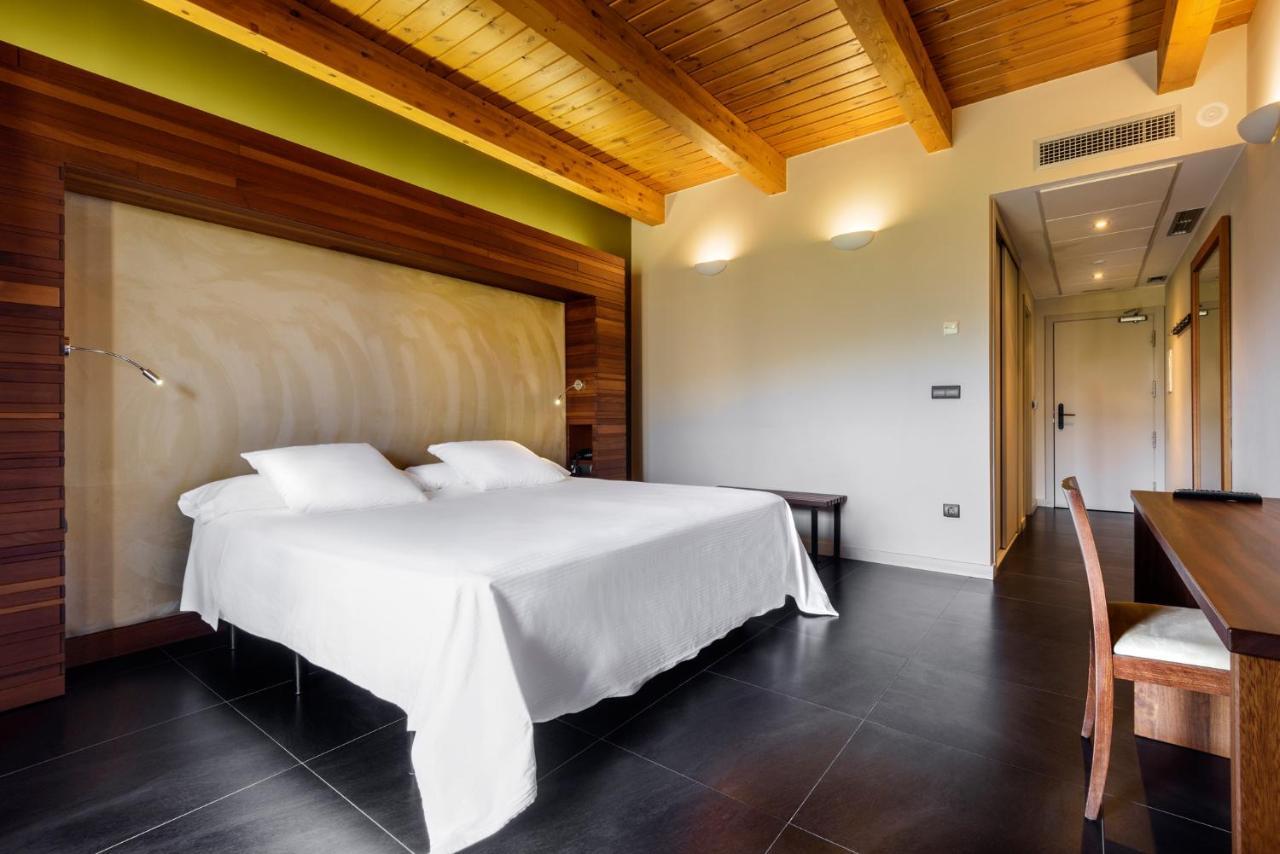 Hotel Spa Aguas De Los Mallos Murillo de Gállego Exterior photo